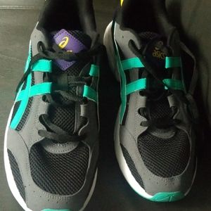 Sneakers (worn twice)